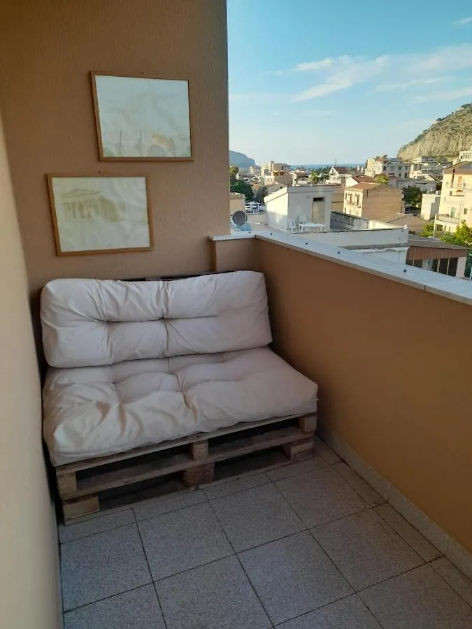 Homestay La Stanza Di Artemisia Apartment Palermo Italy